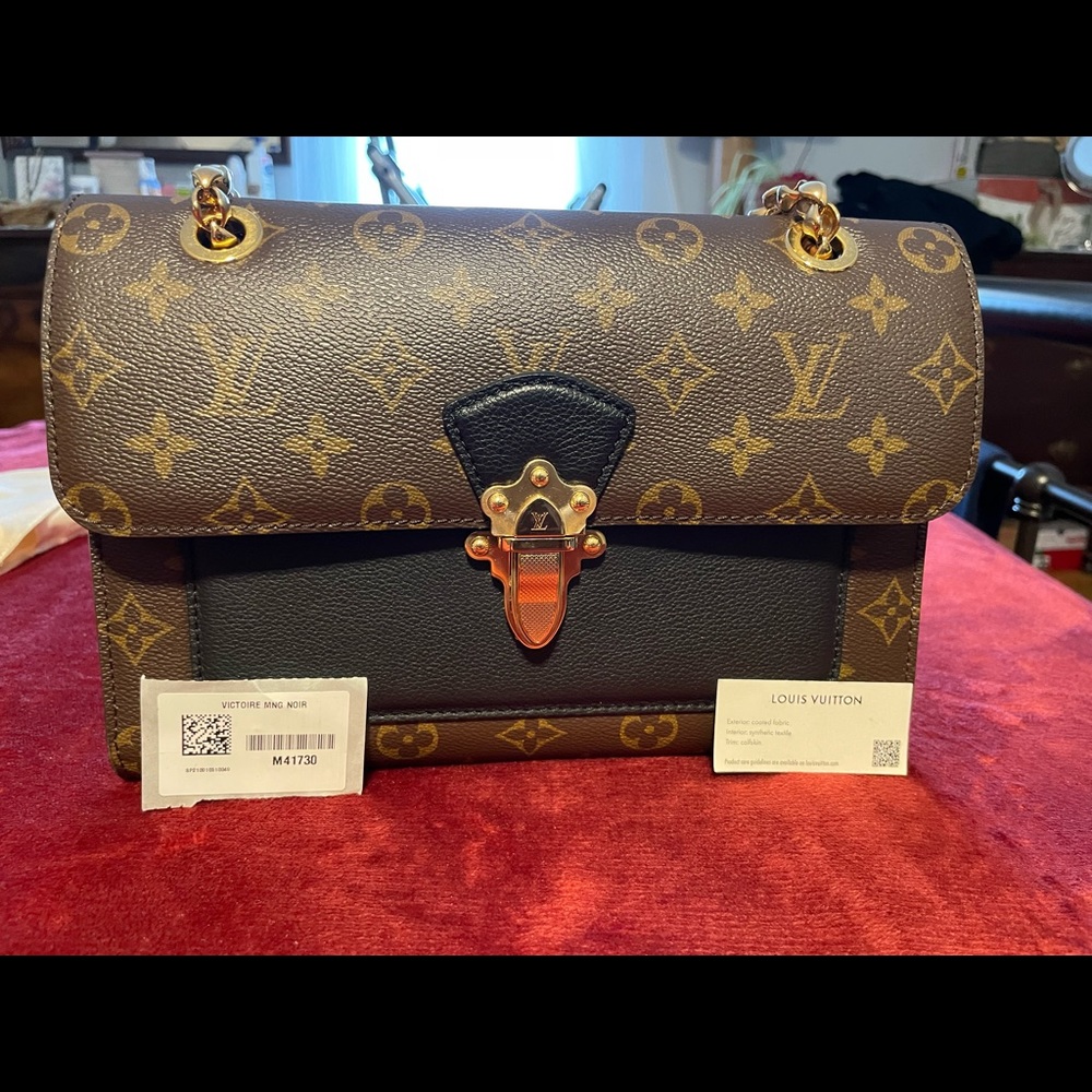 AUTHENTIC LOUIS VUITTON M41730 VICTOIRE